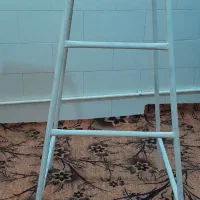 چهار پایه آهنی