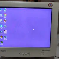 مانیتور قدیمی‌سامسونگ
