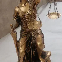 مجسمه عدالت