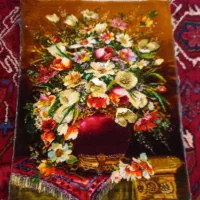 گلدان قرمز