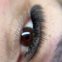 تخفیف فوق العاده برای خدمات مژه و ناخن
