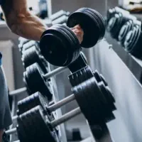 آموزش و تمرین بدنسازی