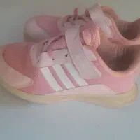 یک جفت کتانی دخترانه سایز ۳۵