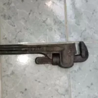 اچار لوله گیر