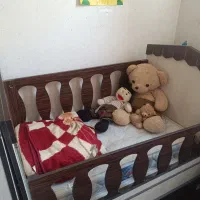 فروش تخت و کمد و کمد اسباب بازی دست دوم