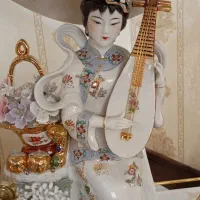 یک عدد مجسمه ی چینی آنتیک