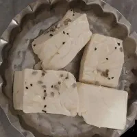پنیر محلی گوسفندی درجه یک(۴ماهه)
