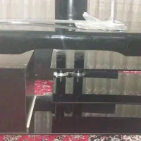 زیر تلویزیونی شیشه ای