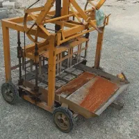 دستگاه بلوک زنی ته بسته در حد نو یکسال کار کرد