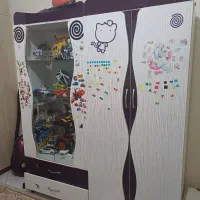 تخت خواب و کمد لباس و کمد ویترین