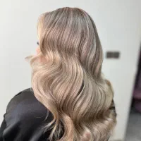 مدل برای رنگ و لایت