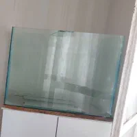 اکواریوم و تعدادی وسایل خانه