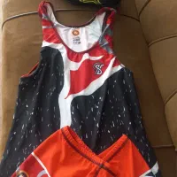 لباس کشتی و کفش کشتی نونو یک ساعت پوشیده شده