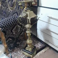 ساعت برنز کنار سالنی