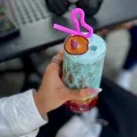 استخدام باریستا مسلط به بار سرد گرم