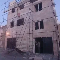 شاگرد برا کاشی کاری