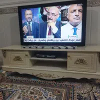 تلویزیون،،40اینچ ومیز تلویزیون مناسب دوربین و..