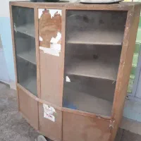 ویترین چرخ دار