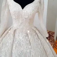 لباس عروس اجاره ای همراه با تاج و تور و کفش