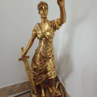 مجسمه برنزی