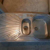 یک عدد سینک کاملا سالم به فروش میرسد