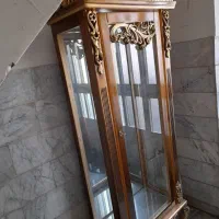 یک عدد بوفه چوبی طلایی بسیار تمیز و سالم