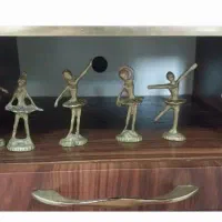 مجسمه برنجی