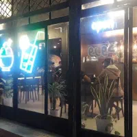 فروش یکجا یا تکی تجهیزات کافه در حد نو