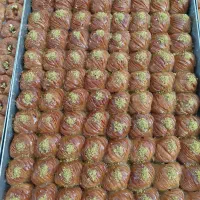 کاردرگارگاه باقلوا پزی آناهیتا