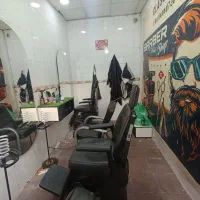 وسایل همه درحد نو هستند تمام وسایل آرایشگاه مردانه