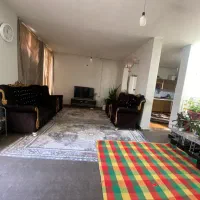 دو خواب طبقه بالا ،مستقل محب غربی