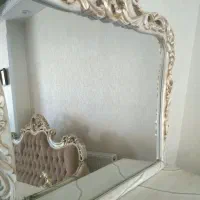 آینه وکنسول در حد نو  رنگ استخوانی طلایی