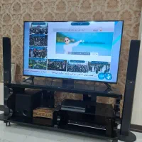 میز تلویزیون شیشه ای