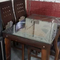 میز غذا خوری ۴ نفره با صندلی ها