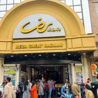 همکار خانم بازار بزرگ