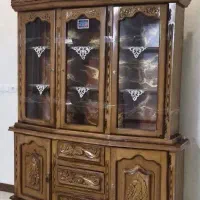 ویترین چوبی تمیز