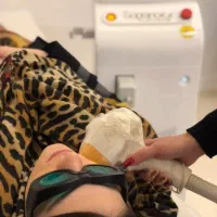 اپراتور لیزر اقا