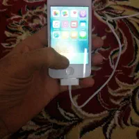 یک عدد گوشی ایفن 4 دارم قیمت چهار ملیون فورفور