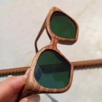 عینک چوبی دستساز