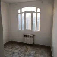 میدان ۴۶ / ۷۰ متر / دو خواب فول امکانات / تخلیه