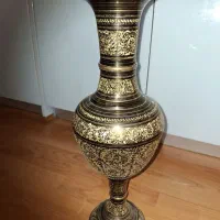 گلدان برنجی سیاه قلم و طلایی کار دست ساخت پاکستان
