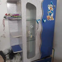 یه کمد لباس کودک تا ۱۳ ۱۴ ساله خوبه