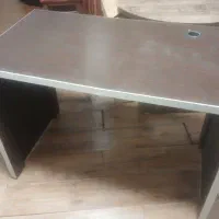 ۲ عدد میز چوبی اداری