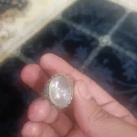 انگشتر در‌.