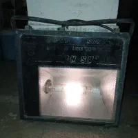 پروژکتور بزرگ با لامپ گازی برقی