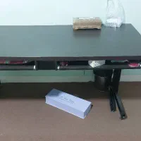 میز و صندلی برای کارهای اداری و مطالعه