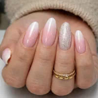 تخفیف ۳۰ درصدی خدمات کاشت ناخن مارو از دست ندین