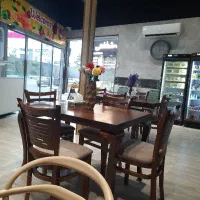 کار در کافه بستنی