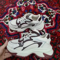 کتونی سایز ۳۷و۳۸ کرم زرشکی و کرم قهوه ایی نو نو