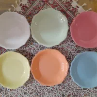 یک دست بشقاب پذیرایی رنگی